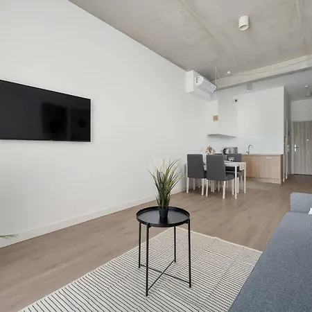 Piekarnia Modern With A Balcony And A Workspace By Renters 아파트 *