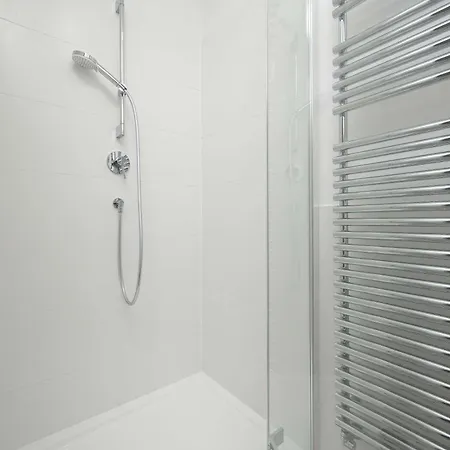 Piekarnia Modern With A Balcony And A Workspace By Renters Διαμέρισμα Βρότσλαβ